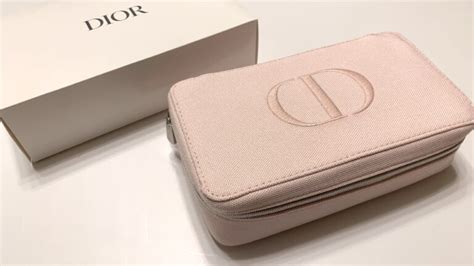 Diorの化粧ポーチはどこで売ってる？値段や店舗やオ .